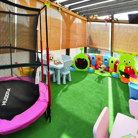 Homes Near The Beach, Sauna, Whirlpool בית נופש סיאנוז'טי